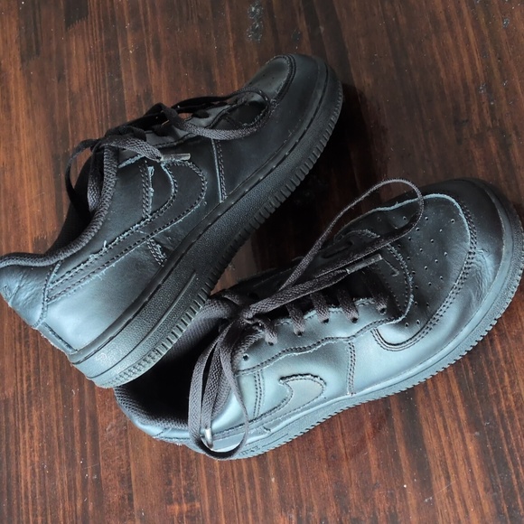 Other - Kids Nike Air Force 1 Low LE sneakers